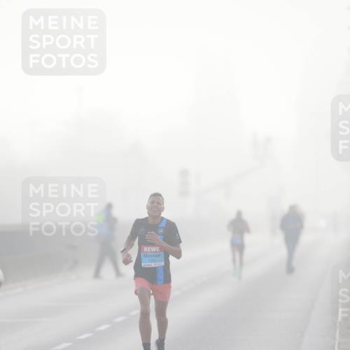03.10.2026 - Köhlbrandbrückenlauf LAZAROV Photography http://msf.ph/oto/10686474 03.10.2026 09:10:37 Position 3 1263 meine-sportfotos.de