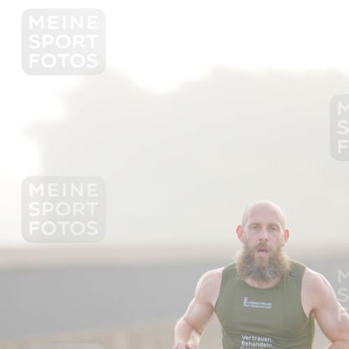 03.10.2026 - Köhlbrandbrückenlauf LAZAROV Photography http://msf.ph/oto/10686538 03.10.2026 09:11:01 Position 3 2100 meine-sportfotos.de