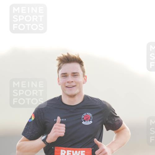 03.10.2026 - Köhlbrandbrückenlauf LAZAROV Photography http://msf.ph/oto/10686568 03.10.2026 09:11:16 Position 3 1910, 1773 meine-sportfotos.de