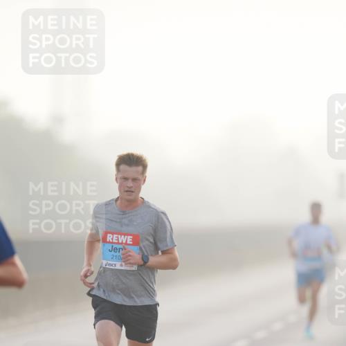 03.10.2026 - Köhlbrandbrückenlauf LAZAROV Photography http://msf.ph/oto/10686634 03.10.2026 09:11:42 Position 3 210 meine-sportfotos.de