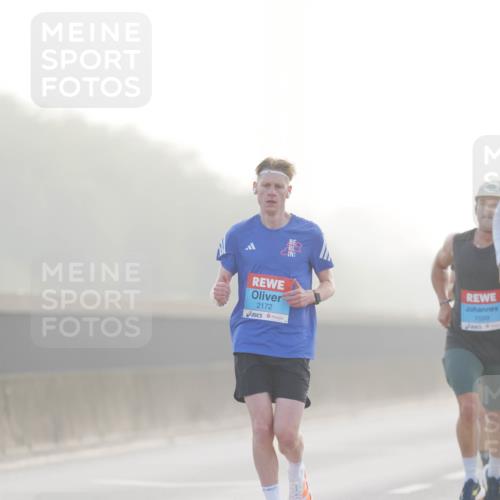 03.10.2026 - Köhlbrandbrückenlauf LAZAROV Photography http://msf.ph/oto/10686731 03.10.2026 09:12:18 Position 3 2172, 1599 meine-sportfotos.de