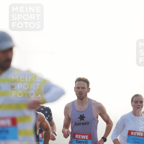03.10.2026 - Köhlbrandbrückenlauf LAZAROV Photography http://msf.ph/oto/10686749 03.10.2026 09:12:22 Position 3 2107, 3849 meine-sportfotos.de