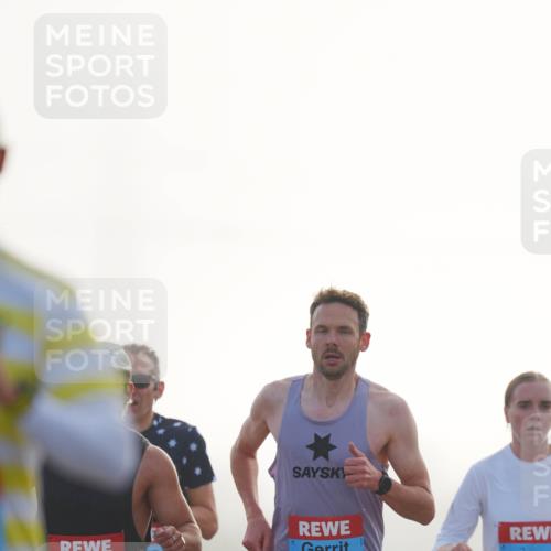 03.10.2026 - Köhlbrandbrückenlauf LAZAROV Photography http://msf.ph/oto/10686756 03.10.2026 09:12:22 Position 3 1599, 2107, 3849 meine-sportfotos.de