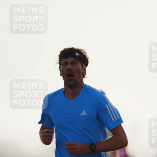 03.10.2026 - Köhlbrandbrückenlauf LAZAROV Photography http://msf.ph/oto/10686783 03.10.2026 09:12:27 Position 3 3705 meine-sportfotos.de