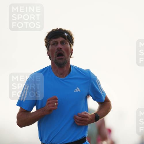 03.10.2026 - Köhlbrandbrückenlauf LAZAROV Photography http://msf.ph/oto/10686784 03.10.2026 09:12:27 Position 3 3705 meine-sportfotos.de