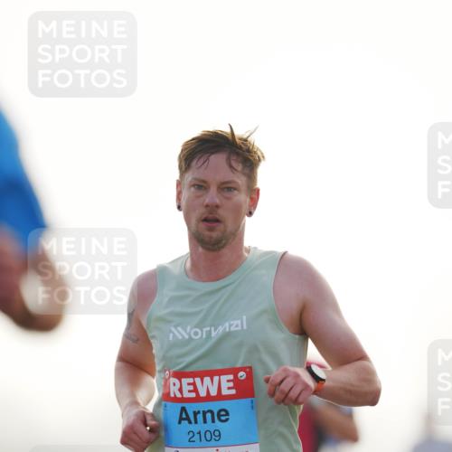 03.10.2026 - Köhlbrandbrückenlauf LAZAROV Photography http://msf.ph/oto/10686787 03.10.2026 09:12:29 Position 3 2109 meine-sportfotos.de