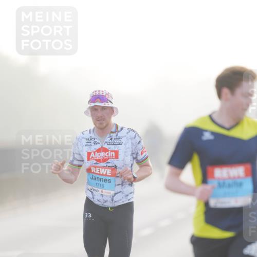 03.10.2026 - Köhlbrandbrückenlauf LAZAROV Photography http://msf.ph/oto/10686867 03.10.2026 09:12:47 Position 3 1716, 33 meine-sportfotos.de