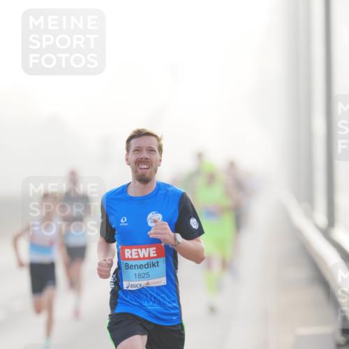 03.10.2026 - Köhlbrandbrückenlauf LAZAROV Photography http://msf.ph/oto/10686947 03.10.2026 09:12:59 Position 3 1825 meine-sportfotos.de