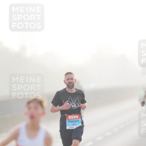 03.10.2026 - Köhlbrandbrückenlauf LAZAROV Photography http://msf.ph/oto/10687003 03.10.2026 09:13:07 Position 3 6, 66, 1091 meine-sportfotos.de