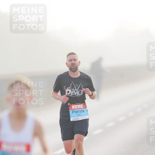 03.10.2026 - Köhlbrandbrückenlauf LAZAROV Photography http://msf.ph/oto/10687013 03.10.2026 09:13:08 Position 3 6, 66, 1091 meine-sportfotos.de