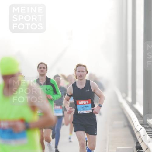 03.10.2026 - Köhlbrandbrückenlauf LAZAROV Photography http://msf.ph/oto/10687036 03.10.2026 09:13:11 Position 3 3801 meine-sportfotos.de
