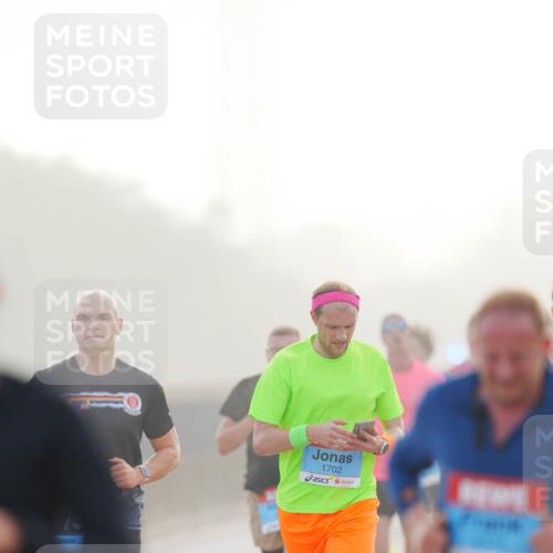 03.10.2026 - Köhlbrandbrückenlauf LAZAROV Photography http://msf.ph/oto/10687144 03.10.2026 09:13:30 Position 3 1702 meine-sportfotos.de