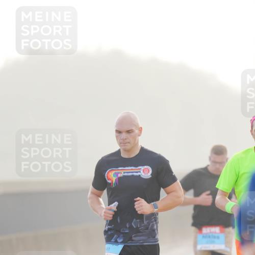 03.10.2026 - Köhlbrandbrückenlauf LAZAROV Photography http://msf.ph/oto/10687159 03.10.2026 09:13:32 Position 3  meine-sportfotos.de
