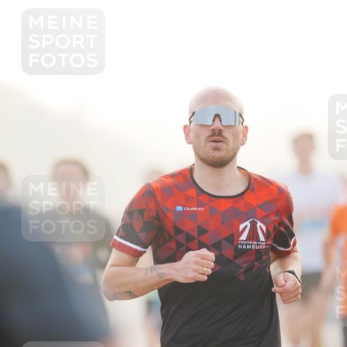 03.10.2026 - Köhlbrandbrückenlauf LAZAROV Photography http://msf.ph/oto/10687197 03.10.2026 09:13:37 Position 3 0, 20, 1335 meine-sportfotos.de