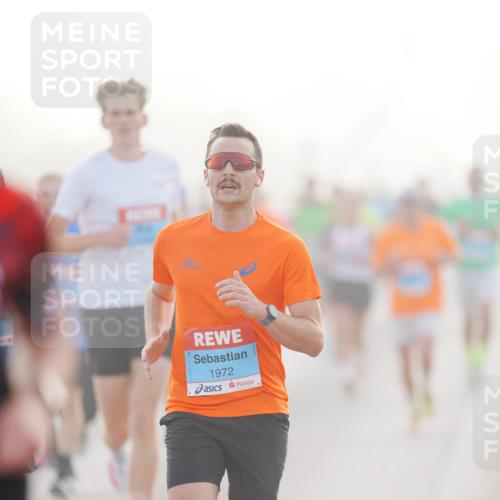 03.10.2026 - Köhlbrandbrückenlauf LAZAROV Photography http://msf.ph/oto/10687203 03.10.2026 09:13:39 Position 3 1972 meine-sportfotos.de