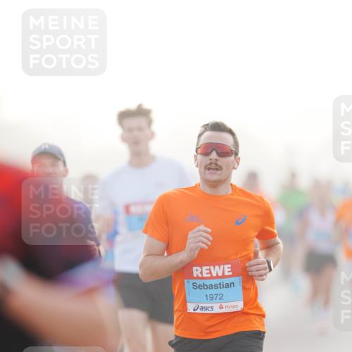 03.10.2026 - Köhlbrandbrückenlauf LAZAROV Photography http://msf.ph/oto/10687209 03.10.2026 09:13:39 Position 3 1972 meine-sportfotos.de