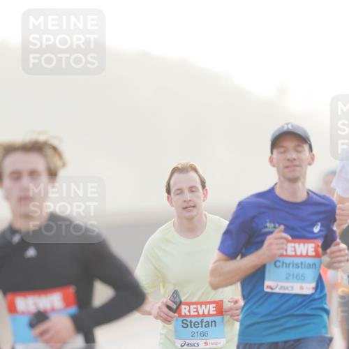 03.10.2026 - Köhlbrandbrückenlauf LAZAROV Photography http://msf.ph/oto/10687217 03.10.2026 09:13:41 Position 3 2166, 2165 meine-sportfotos.de