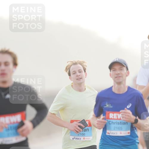 03.10.2026 - Köhlbrandbrückenlauf LAZAROV Photography http://msf.ph/oto/10687220 03.10.2026 09:13:41 Position 3 2166, 2165 meine-sportfotos.de