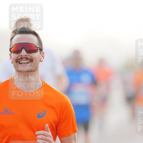 03.10.2026 - Köhlbrandbrückenlauf LAZAROV Photography http://msf.ph/oto/10687226 03.10.2026 09:13:42 Position 3 1972 meine-sportfotos.de