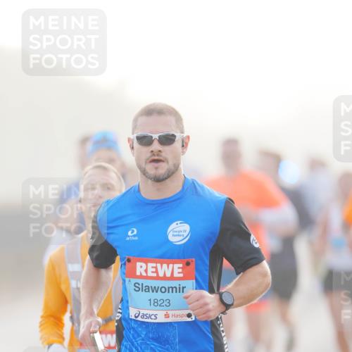 03.10.2026 - Köhlbrandbrückenlauf LAZAROV Photography http://msf.ph/oto/10687247 03.10.2026 09:13:45 Position 3 2350, 1823 meine-sportfotos.de