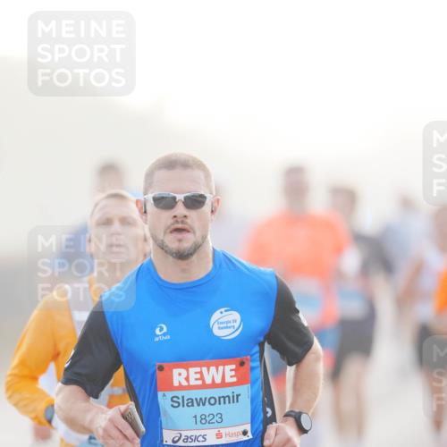 03.10.2026 - Köhlbrandbrückenlauf LAZAROV Photography http://msf.ph/oto/10687248 03.10.2026 09:13:45 Position 3 1823 meine-sportfotos.de