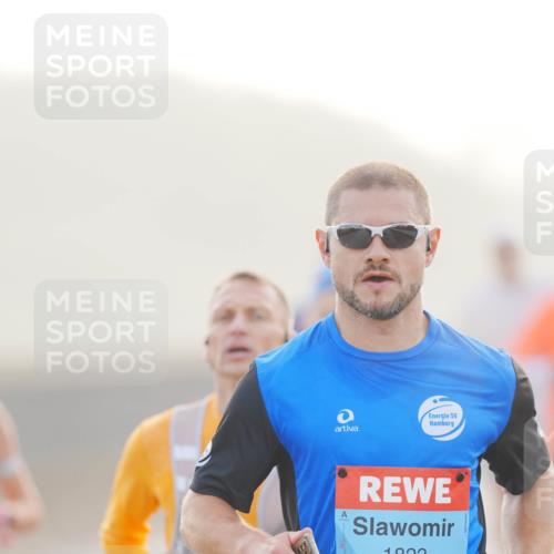 03.10.2026 - Köhlbrandbrückenlauf LAZAROV Photography http://msf.ph/oto/10687254 03.10.2026 09:13:46 Position 3 2356, 1823 meine-sportfotos.de