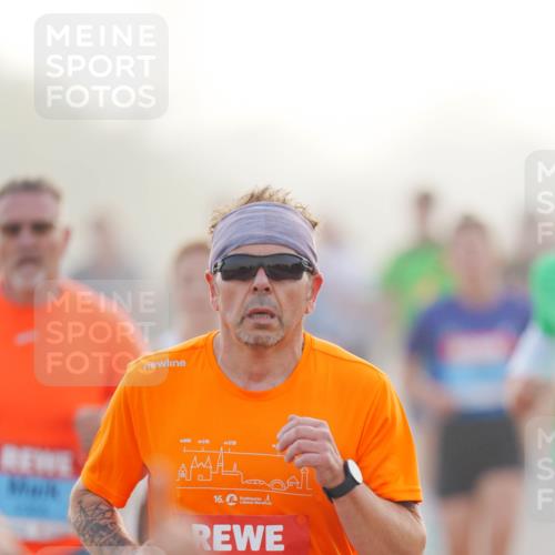 03.10.2026 - Köhlbrandbrückenlauf LAZAROV Photography http://msf.ph/oto/10687274 03.10.2026 09:13:50 Position 3 042, 1, 41, 3, 39, 16, 2237, 03, 50, 25 meine-sportfotos.de