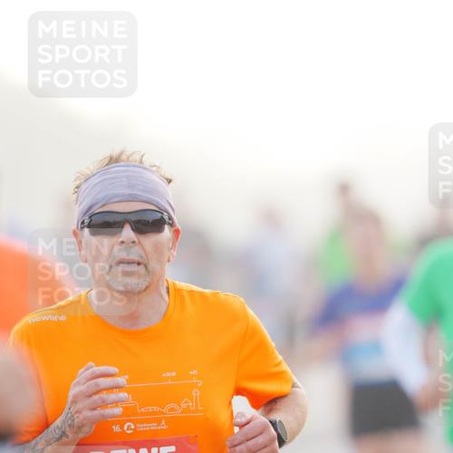 03.10.2026 - Köhlbrandbrückenlauf LAZAROV Photography http://msf.ph/oto/10687281 03.10.2026 09:13:50 Position 3 16, 12, 30, 2237, 21 meine-sportfotos.de