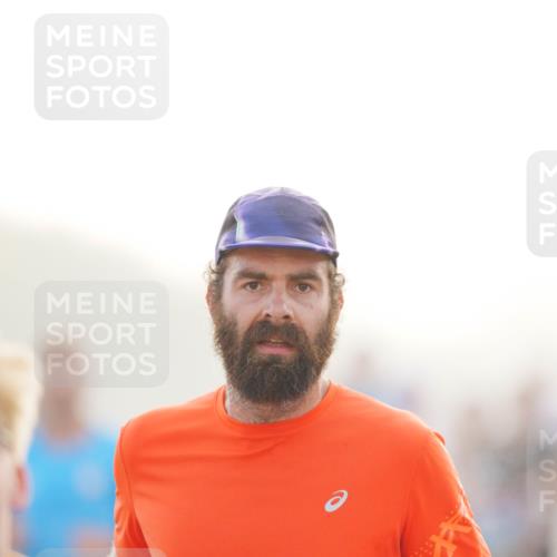 03.10.2026 - Köhlbrandbrückenlauf LAZAROV Photography http://msf.ph/oto/10687366 03.10.2026 09:14:04 Position 3  meine-sportfotos.de