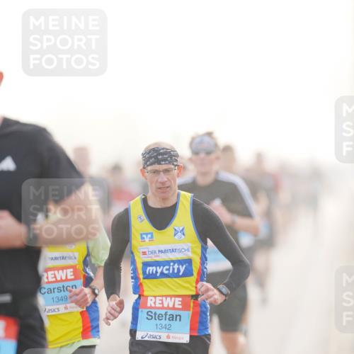 03.10.2026 - Köhlbrandbrückenlauf LAZAROV Photography http://msf.ph/oto/10687533 03.10.2026 09:14:36 Position 3 1349, 1342 meine-sportfotos.de