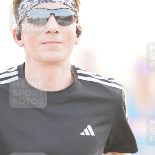 03.10.2026 - Köhlbrandbrückenlauf LAZAROV Photography http://msf.ph/oto/10687555 03.10.2026 09:14:44 Position 3  meine-sportfotos.de