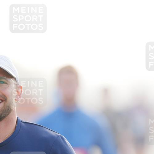 03.10.2026 - Köhlbrandbrückenlauf LAZAROV Photography http://msf.ph/oto/10687705 03.10.2026 09:15:09 Position 3  meine-sportfotos.de