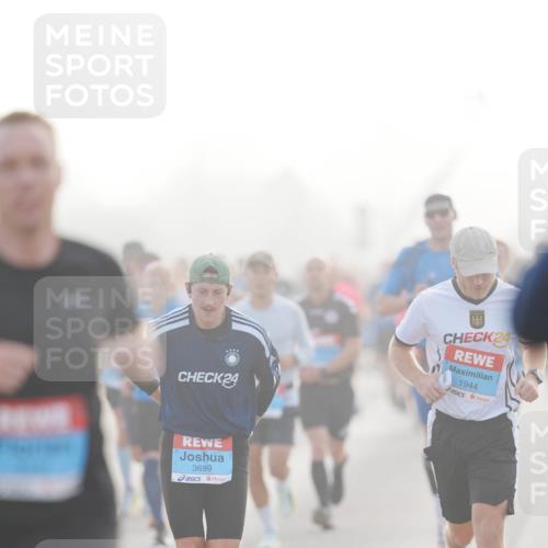03.10.2026 - Köhlbrandbrückenlauf LAZAROV Photography http://msf.ph/oto/10687782 03.10.2026 09:15:21 Position 3 24, 24, 1944, 3699 meine-sportfotos.de
