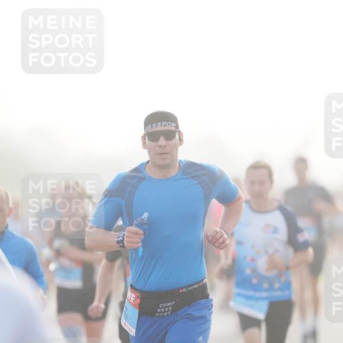 03.10.2026 - Köhlbrandbrückenlauf LAZAROV Photography http://msf.ph/oto/10687816 03.10.2026 09:15:28 Position 3  meine-sportfotos.de