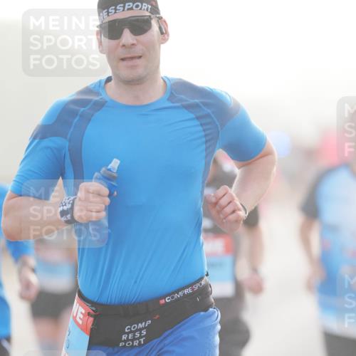 03.10.2026 - Köhlbrandbrückenlauf LAZAROV Photography http://msf.ph/oto/10687835 03.10.2026 09:15:31 Position 3  meine-sportfotos.de