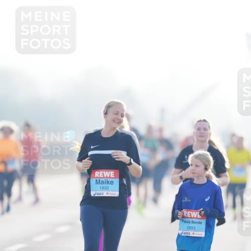 03.10.2026 - Köhlbrandbrückenlauf LAZAROV Photography http://msf.ph/oto/10687874 03.10.2026 09:31:24 Position 3 1892, 1893 meine-sportfotos.de