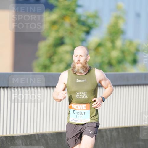 03.10.2026 - Köhlbrandbrückenlauf LAZAROV Photography http://msf.ph/oto/10687893 03.10.2026 09:31:45 Position 3 2100 meine-sportfotos.de