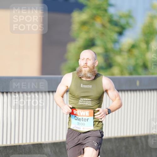 03.10.2026 - Köhlbrandbrückenlauf LAZAROV Photography http://msf.ph/oto/10687894 03.10.2026 09:31:45 Position 3 2100 meine-sportfotos.de