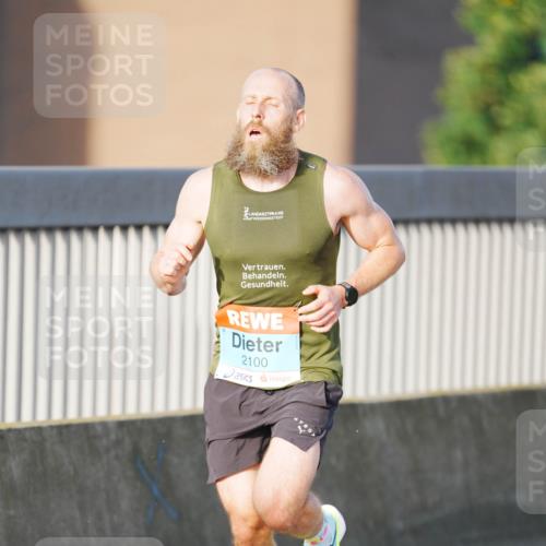 03.10.2026 - Köhlbrandbrückenlauf LAZAROV Photography http://msf.ph/oto/10687901 03.10.2026 09:31:45 Position 3 2100 meine-sportfotos.de