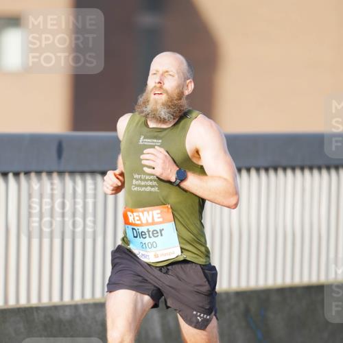 03.10.2026 - Köhlbrandbrückenlauf LAZAROV Photography http://msf.ph/oto/10687907 03.10.2026 09:31:46 Position 3 2100 meine-sportfotos.de