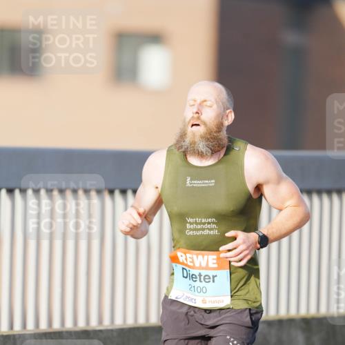 03.10.2026 - Köhlbrandbrückenlauf LAZAROV Photography http://msf.ph/oto/10687908 03.10.2026 09:31:46 Position 3 2100 meine-sportfotos.de