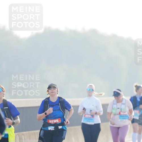 03.10.2026 - Köhlbrandbrückenlauf LAZAROV Photography http://msf.ph/oto/10687939 03.10.2026 09:32:19 Position 3  meine-sportfotos.de