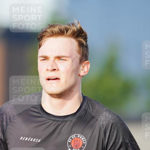 03.10.2026 - Köhlbrandbrückenlauf LAZAROV Photography http://msf.ph/oto/10688002 03.10.2026 09:32:57 Position 3 1910 meine-sportfotos.de