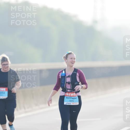 03.10.2026 - Köhlbrandbrückenlauf LAZAROV Photography http://msf.ph/oto/10688012 03.10.2026 09:33:06 Position 3 1975 meine-sportfotos.de