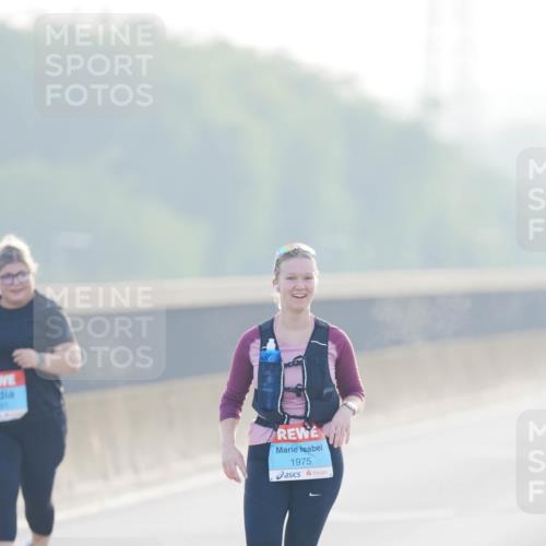03.10.2026 - Köhlbrandbrückenlauf LAZAROV Photography http://msf.ph/oto/10688019 03.10.2026 09:33:06 Position 3 1975 meine-sportfotos.de