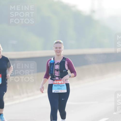 03.10.2026 - Köhlbrandbrückenlauf LAZAROV Photography http://msf.ph/oto/10688022 03.10.2026 09:33:07 Position 3 1975 meine-sportfotos.de