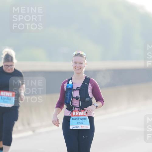 03.10.2026 - Köhlbrandbrückenlauf LAZAROV Photography http://msf.ph/oto/10688039 03.10.2026 09:33:09 Position 3 1975 meine-sportfotos.de