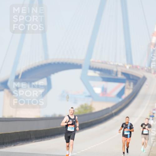 03.10.2026 - Köhlbrandbrückenlauf LAZAROV Photography http://msf.ph/oto/10688065 03.10.2026 09:33:19 Position 3  meine-sportfotos.de