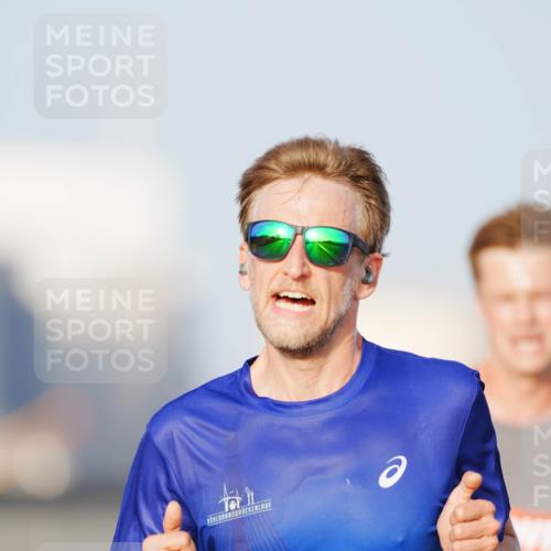 03.10.2026 - Köhlbrandbrückenlauf LAZAROV Photography http://msf.ph/oto/10688315 03.10.2026 09:34:45 Position 3 3, 2111 meine-sportfotos.de