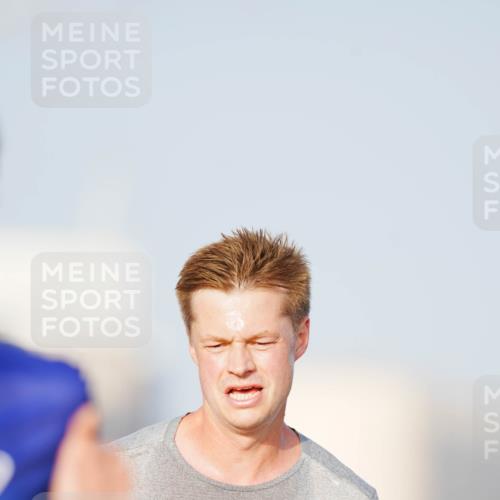 03.10.2026 - Köhlbrandbrückenlauf LAZAROV Photography http://msf.ph/oto/10688322 03.10.2026 09:34:46 Position 3 2102 meine-sportfotos.de